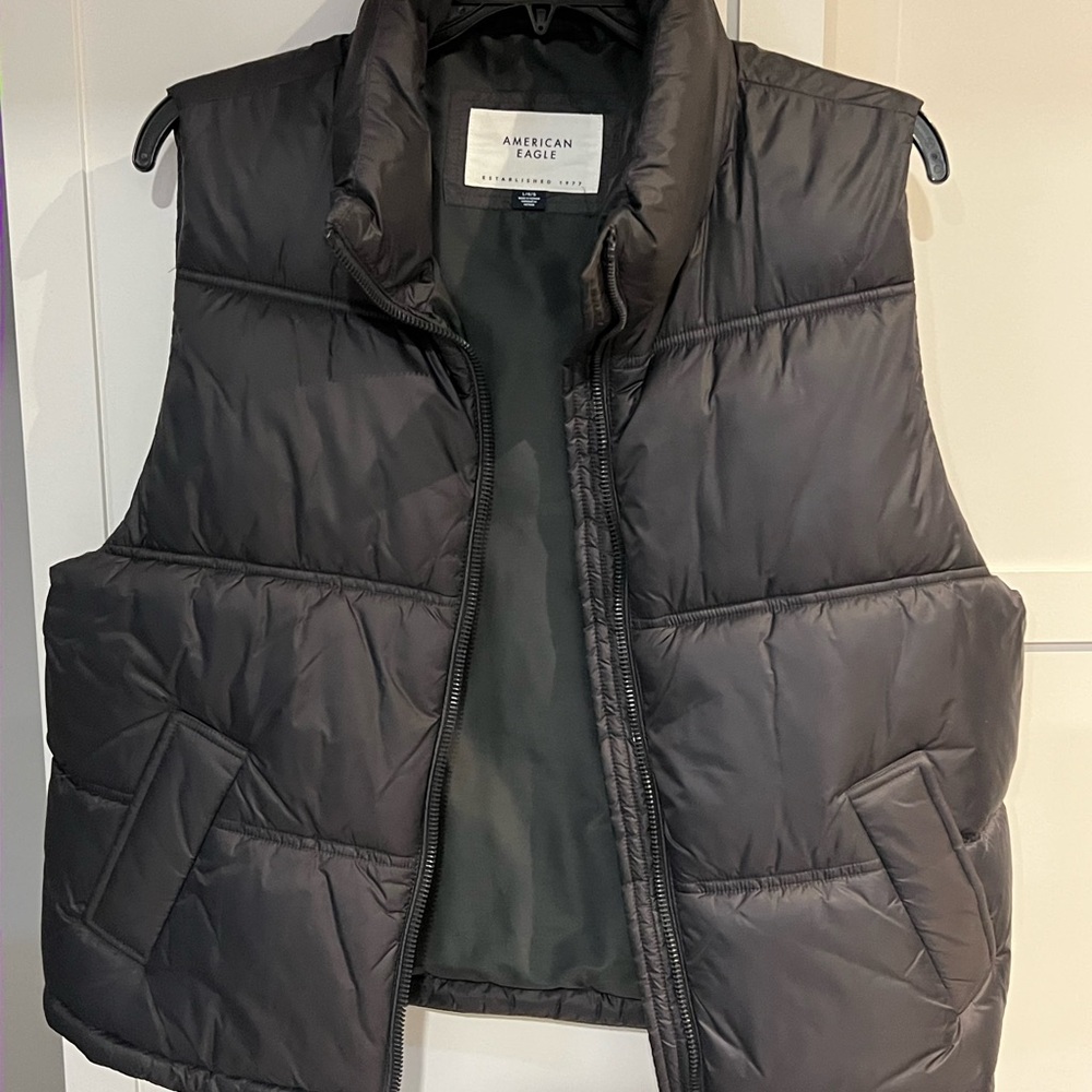 American Eagle Puffer Vest full zip Sleeveless Black Large
